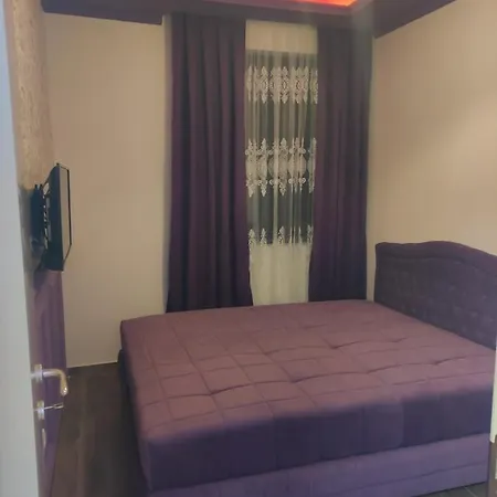 Violet Queen Apartment